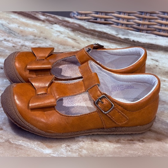 Girls L’AMOUR Emma Bow T-Strap Mary Jane- Camel brown. Size 1 - Picture 5 of 7